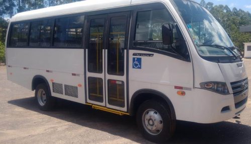 Frota da Secretaria Municipal de Saúde ganha um micro-ônibus e um carro