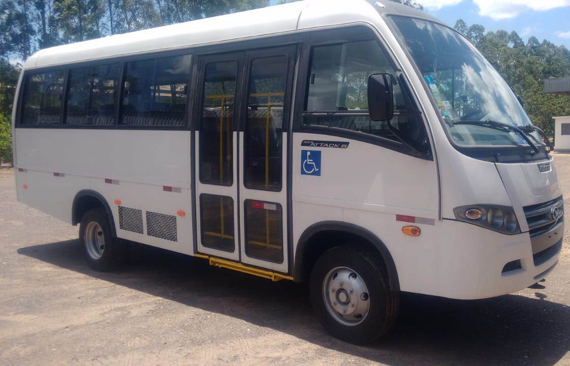 Frota da Secretaria Municipal de Saúde ganha um micro-ônibus e um carro