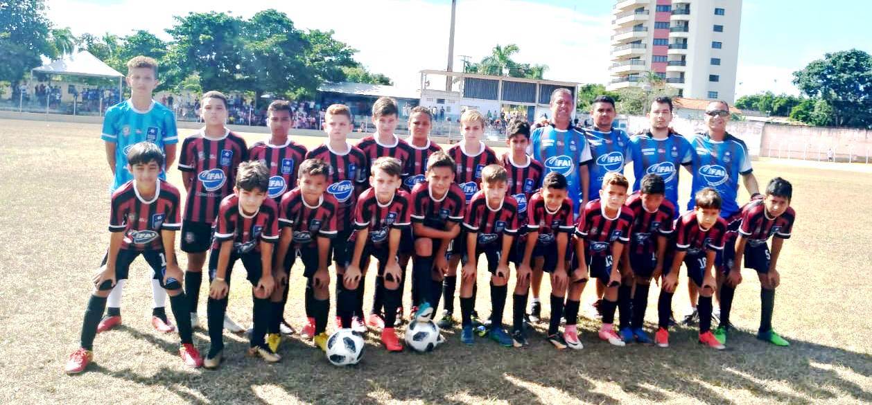 Categoria sub-11 do Projeto Universidade de Futebol conquista Copa Sul Americana