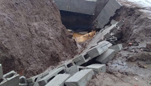 Chuvas causam estragos em construção de casas populares de Adamantina