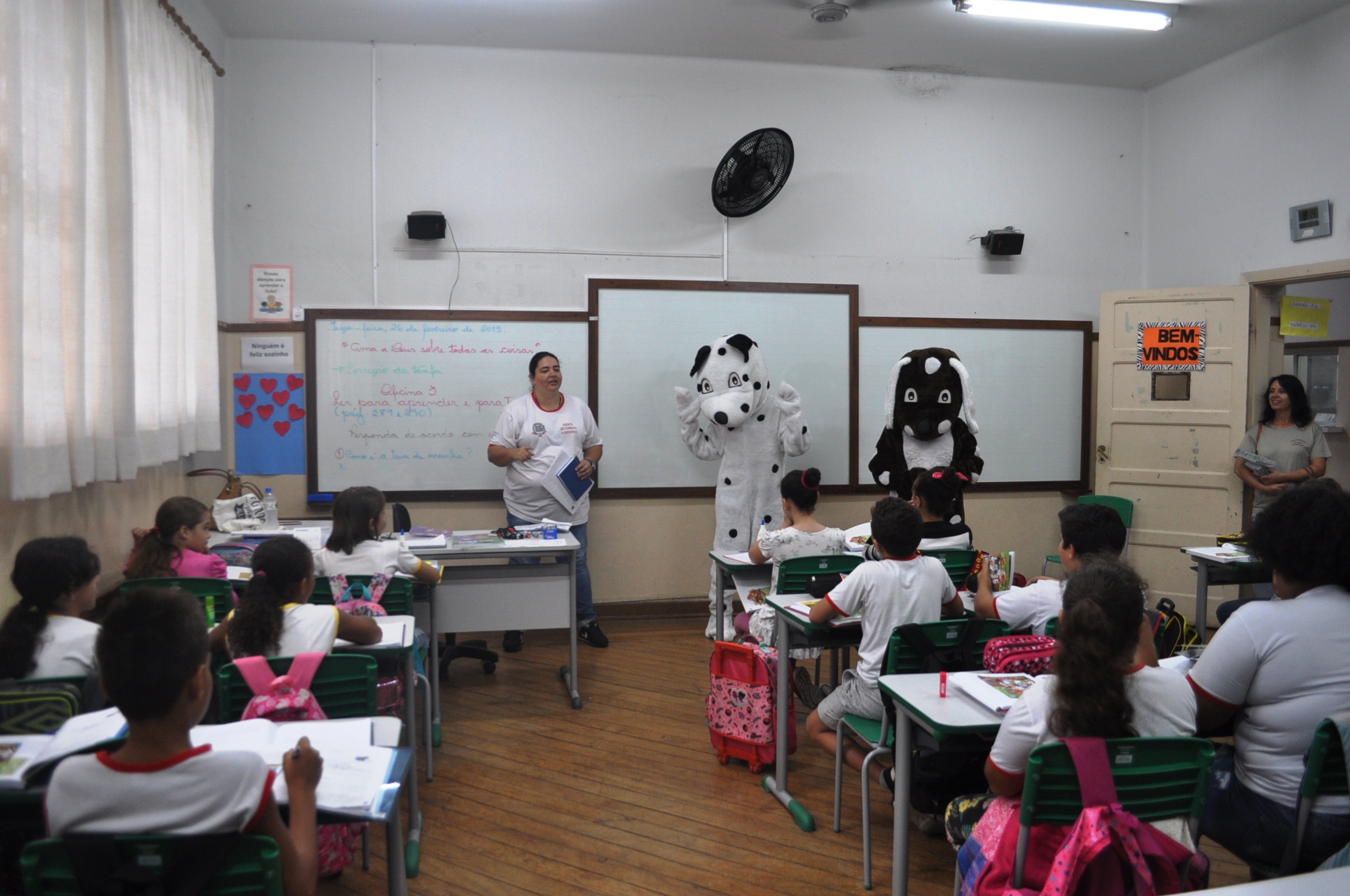 Ação nas escolas municipais conscientiza alunos sobre Bem Estar e Posse Responsável de Animais