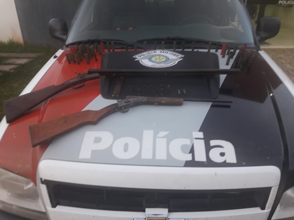 Polícia Militar de Lucélia atende ocorrência de agressão, detém o agressor e apreende armas de fogo