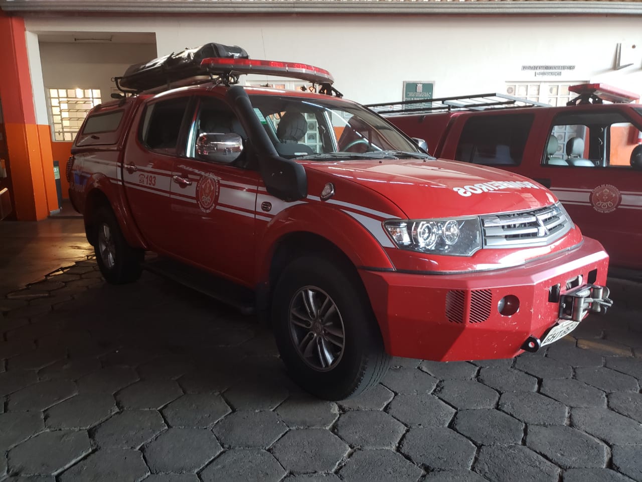 Acidente envolvendo automóvel e caminhão canavieiro deixou uma pessoa ferida