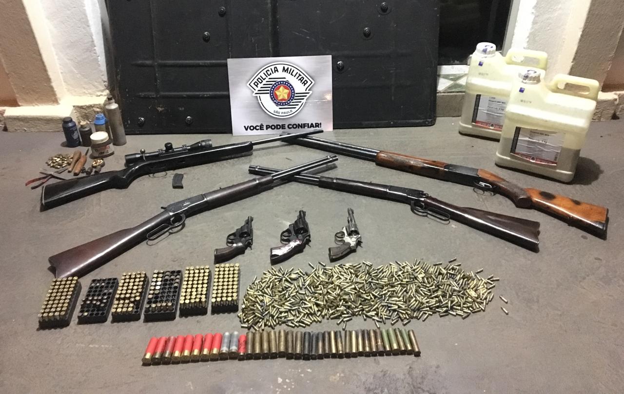 Polícia Militar apreende 2000 mil munições, 07 armas de fogo e prende 2 pessoas em Junqueirópolis na operação rodovias mais seguras