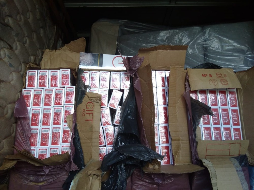 Contrabandista de cigarros do Paraguai é alvo de assaltantes em rodovia e acaba preso em flagrante