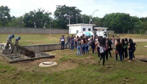 SAAMA leva alunos da Instituição Capaz a Estação de Tratamento de Esgoto de Adamantina