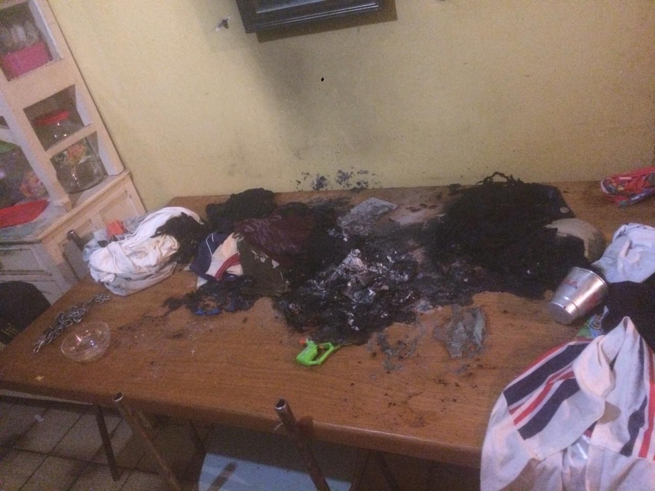 Após atear fogo em residência mulher é presa em flagrante por  tentativa de incêndio e dano qualificado