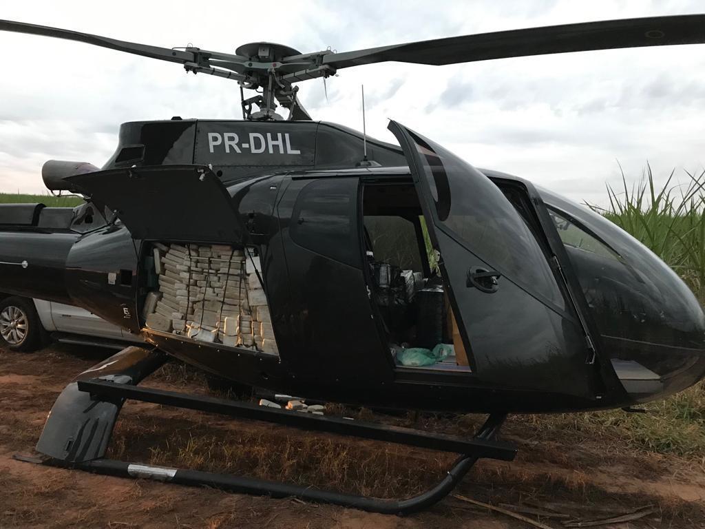 PF apreende em canavial de Prudente helicóptero com quase 500 kg de cocaína