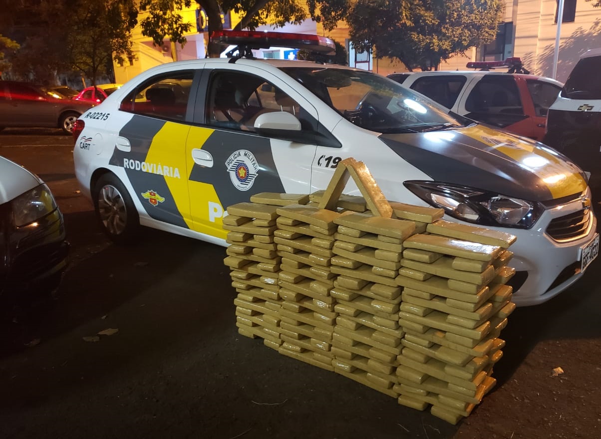 Polícia Rodoviária apreende 176 kg de maconha em veículo pela SP-270 em Presidente Prudente