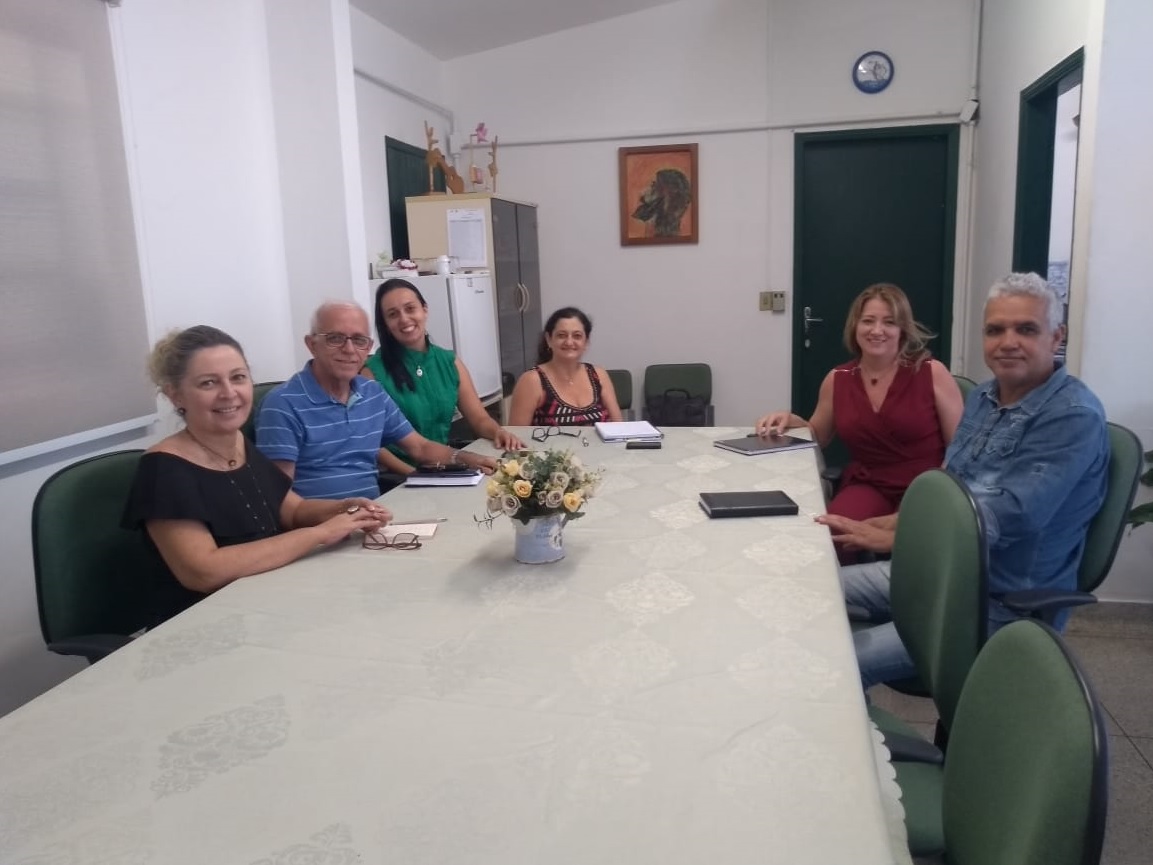 Projeto Embrace leva conscientização sobre bullying às Redes Municipal e Estadual de Ensino