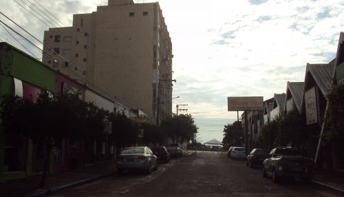 “É banana comendo macaco” em terras provincianas...