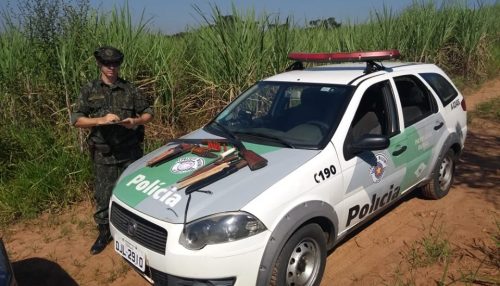 Polícia Militar Ambiental apreende armas de porte ilegal, munições e caçadores são detidos