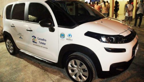 Prefeito Val Dantas de Mariápolis, entrega veículo 0 km para Conselho Tutelar