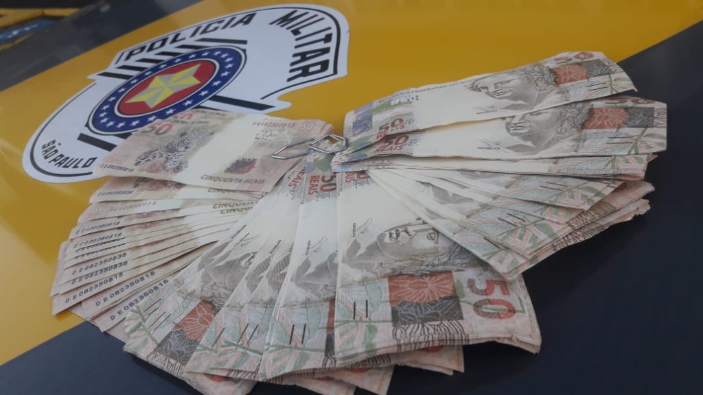 Homem é preso pela Polícia Rodoviária transportando dinheiro falso