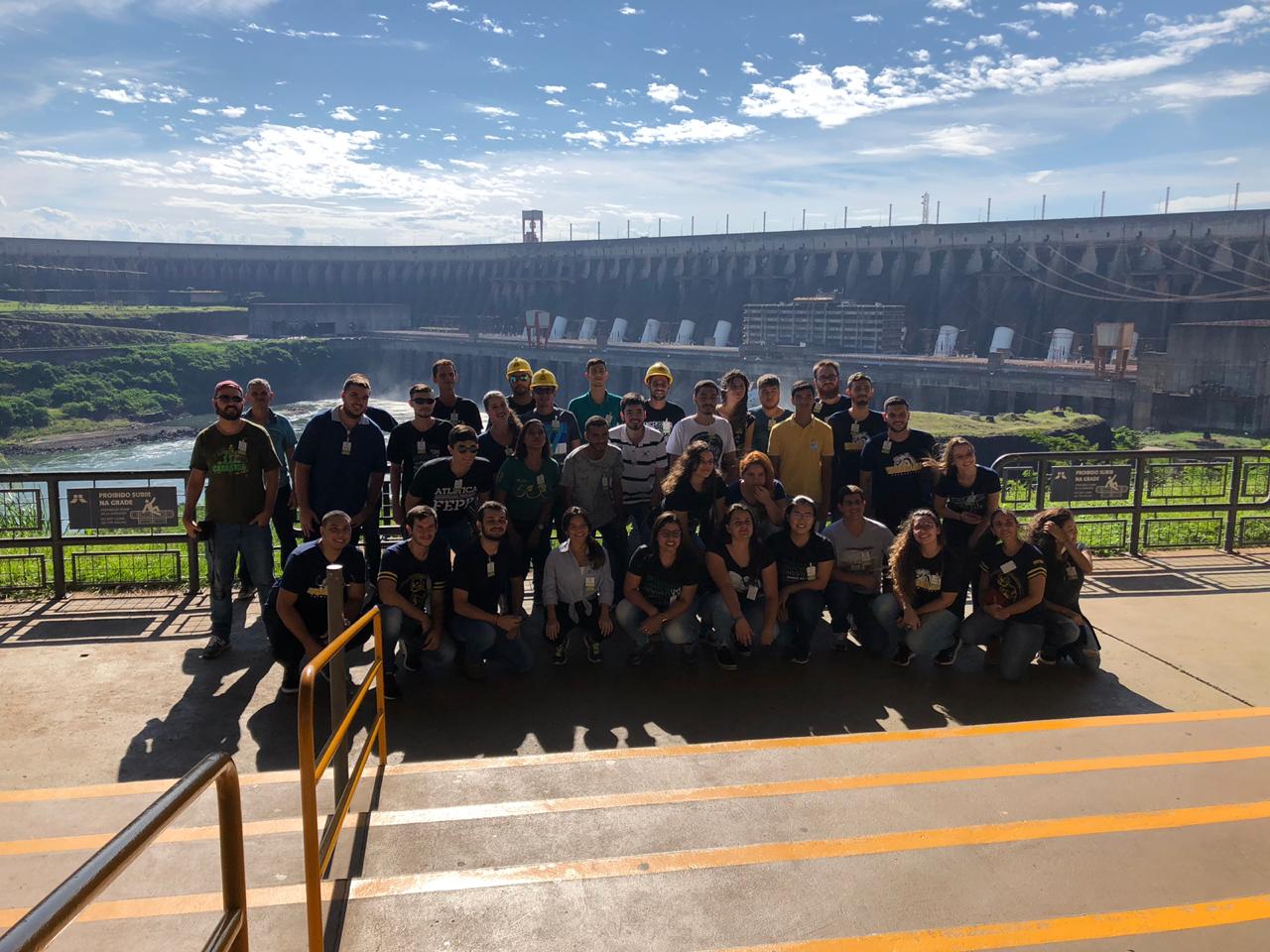 Alunos das Engenharias Ambiental e Civil da UniFAI realizam visita técnica à usina de Itaipu Binacional