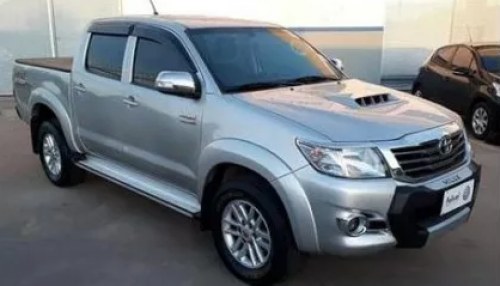 Dois ladrões roubam caminhonete Hilux em Osvaldo Cruz