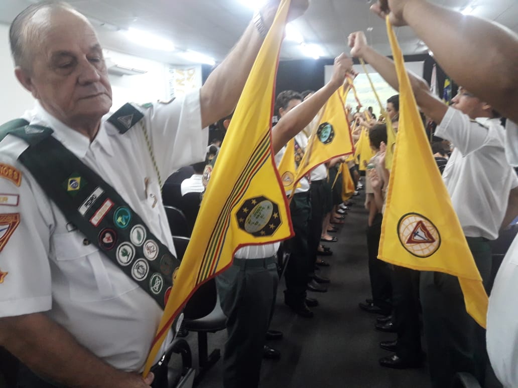 Solenidade de Admissão dos Lenços foi realizada pelo Clube Colmeias em Ação de Adamantina
