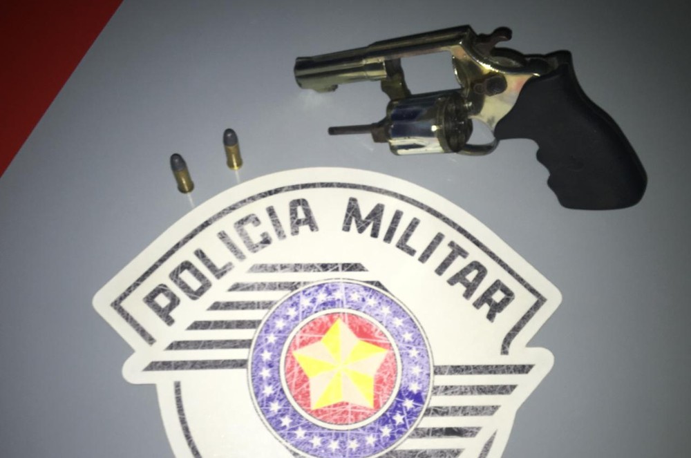Polícia Militar apreende revólver municiado após vistoria veicular em Panorama