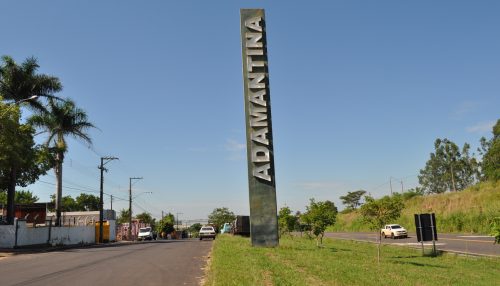 Prefeitura de Adamantina restaura totem localizado na entrada principal da cidade