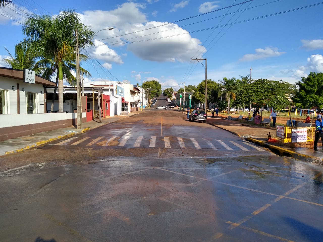 Prefeitura de Adamantina executa troca de tubulação na Alameda Padre Nóbrega