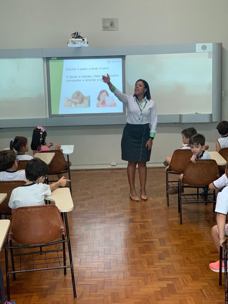 Sicredi de Adamantina realiza palestras sobre Educação Financeira