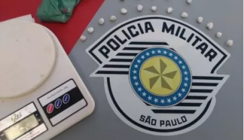 Polícia Militar prende traficante enterrando balança de precisão e cocaína na Vila Esperança em OC