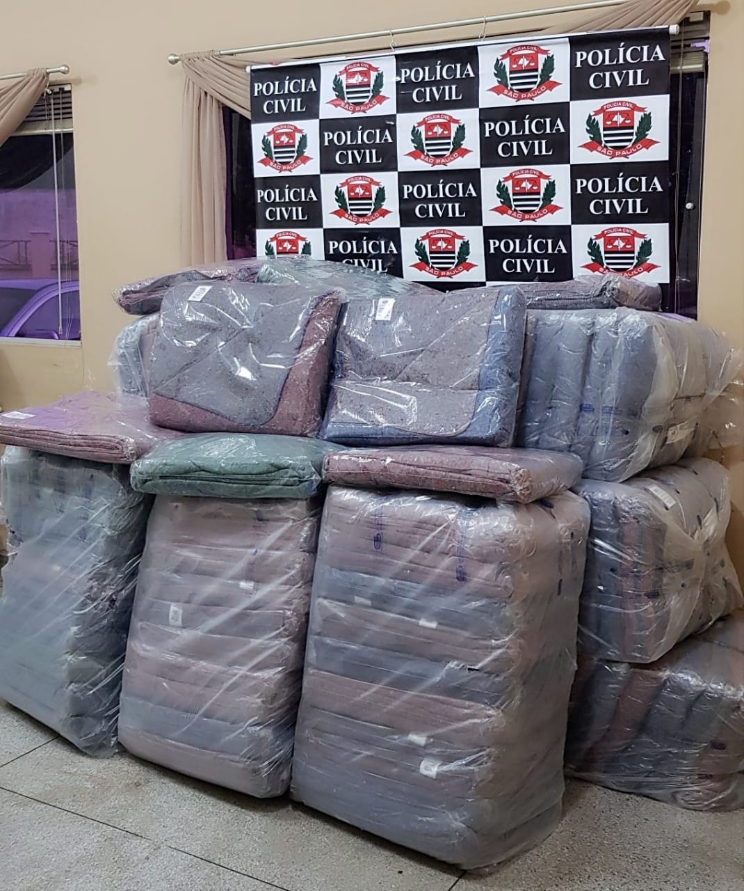 Polícia Civil faz doação de cobertores novos para a campanha do agasalho 2019 em Dracena