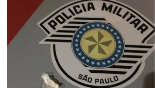 Polícia Militar prende rapaz com cocaína na Avenida Brasil em Osvaldo Cruz