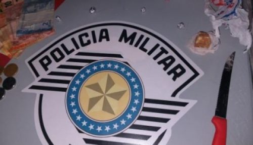 Mulher tenta engolir pedra de crack, mas acaba presa em flagrante por tráfico, em Osvaldo Cruz