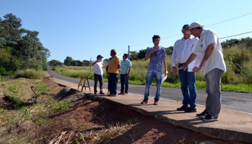 Técnicos do DAEE e da UniFAI vistoriam áreas degradadas às margens de córrego no Câmpus II