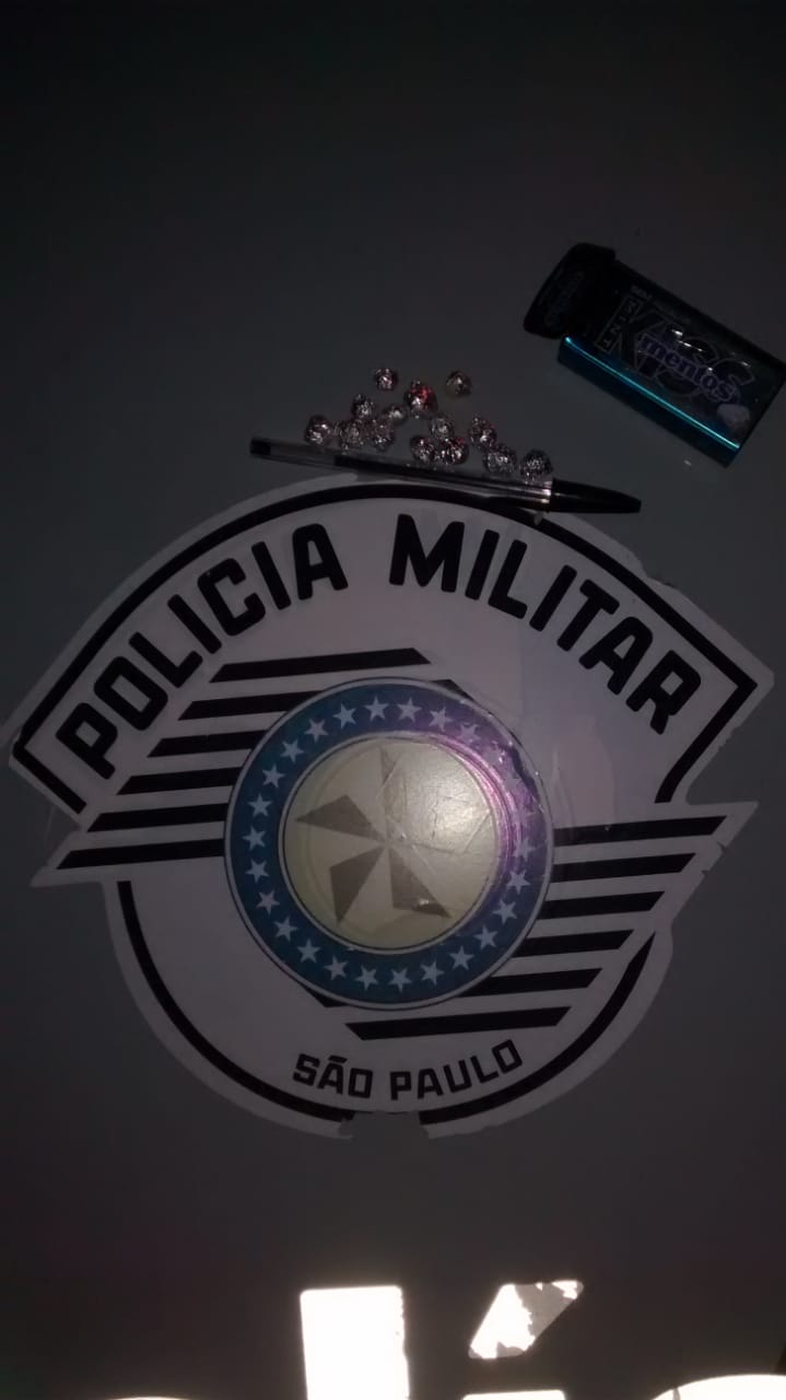 Polícia Militar de Osvaldo Cruz prende traficante portando cocaína
