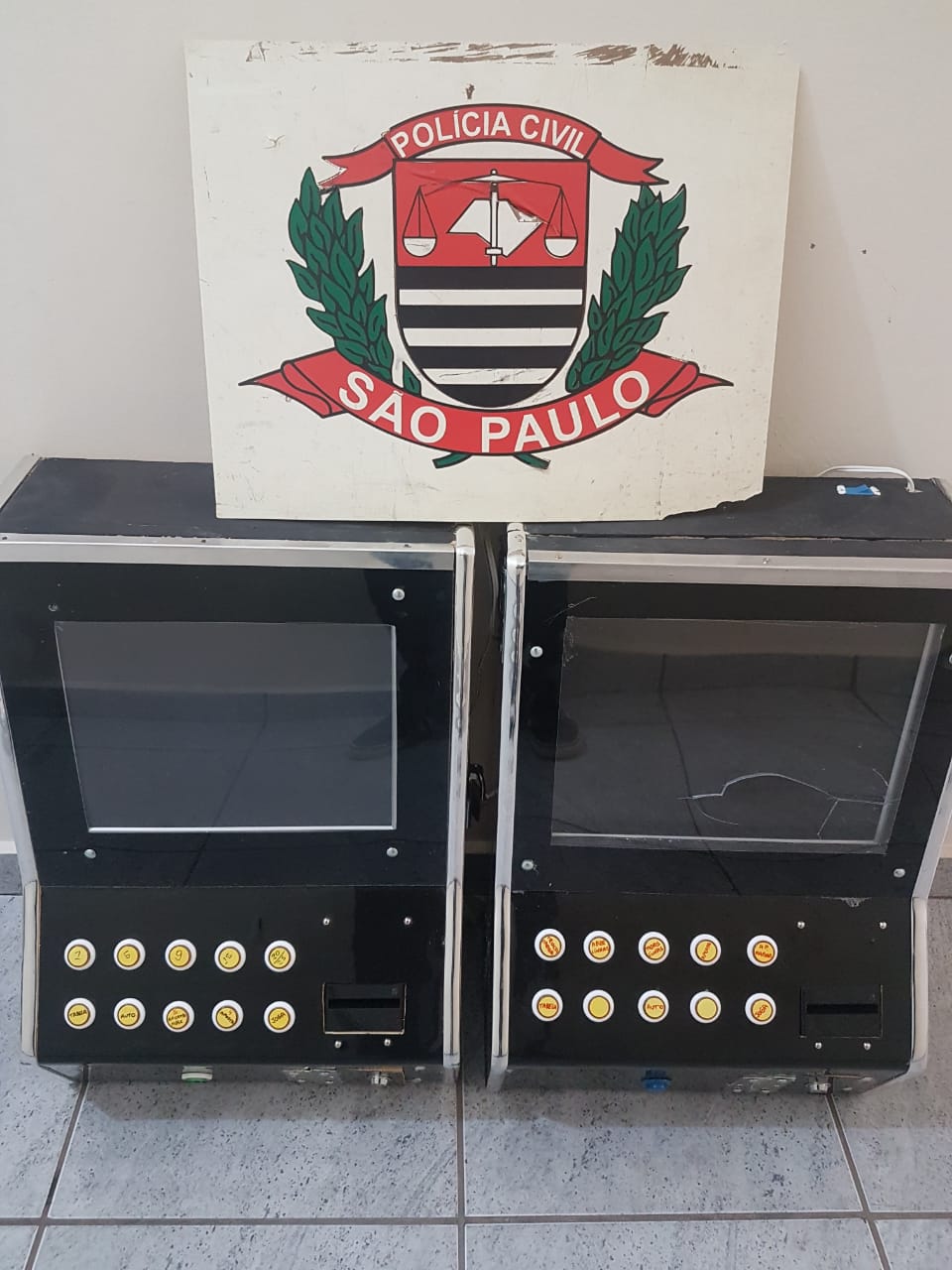 Polícia Civil de Junqueirópolis apreende 2 máquinas de jogo de azar