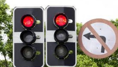 DEMTRAN realiza manutenção de semáforo