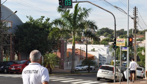 Prefeitura de Adamantina inclui tempo para pedestre em dois semáforos da cidade
