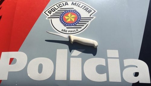 Homem é preso por dar socos e ameaçar mulher, que revida com facada, em Adamantina