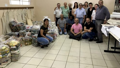 Entidades recebem segundo lote de alimentos arrecadados com o Adamantina Rodeo Festival