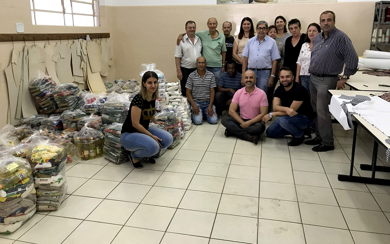 Entidades recebem segundo lote de alimentos arrecadados com o Adamantina Rodeo Festival