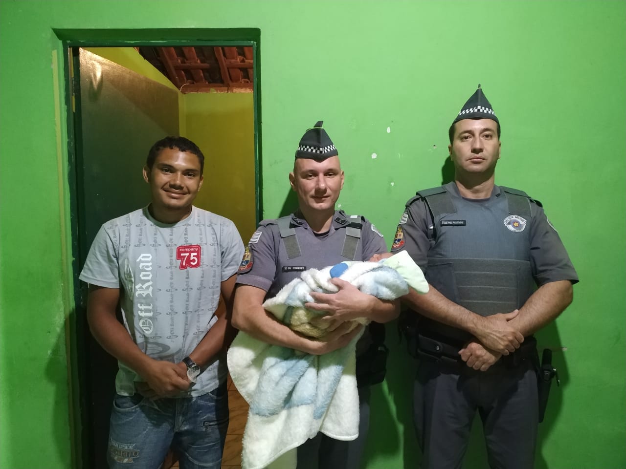 Policiais Militares de Lucélia salvam a vida de um bebê de apenas cinco dias na noite deste sábado
