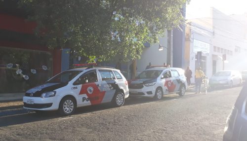 Ação de vandalismo na área de atendimento eletrônico da agência da Caixa Federal de Adamantina paralisa atendimento