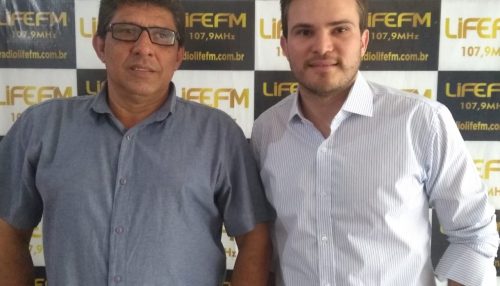 Presidente da Câmara Municipal de Lucélia, vereador Eduardo Fatinanci, sendo entrevistado no Jornal do Meio Dia desta quinta feira, 04 de julho