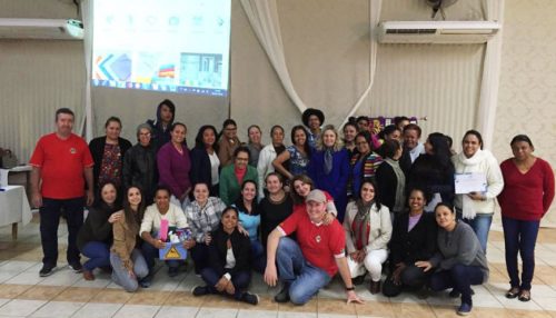 Lions Clube de Adamantina promove a capacitação de 32 profissionais através da Oficina da Diarista