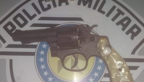 Homem é preso por violência doméstica e ameaça portando arma de fogo em OC