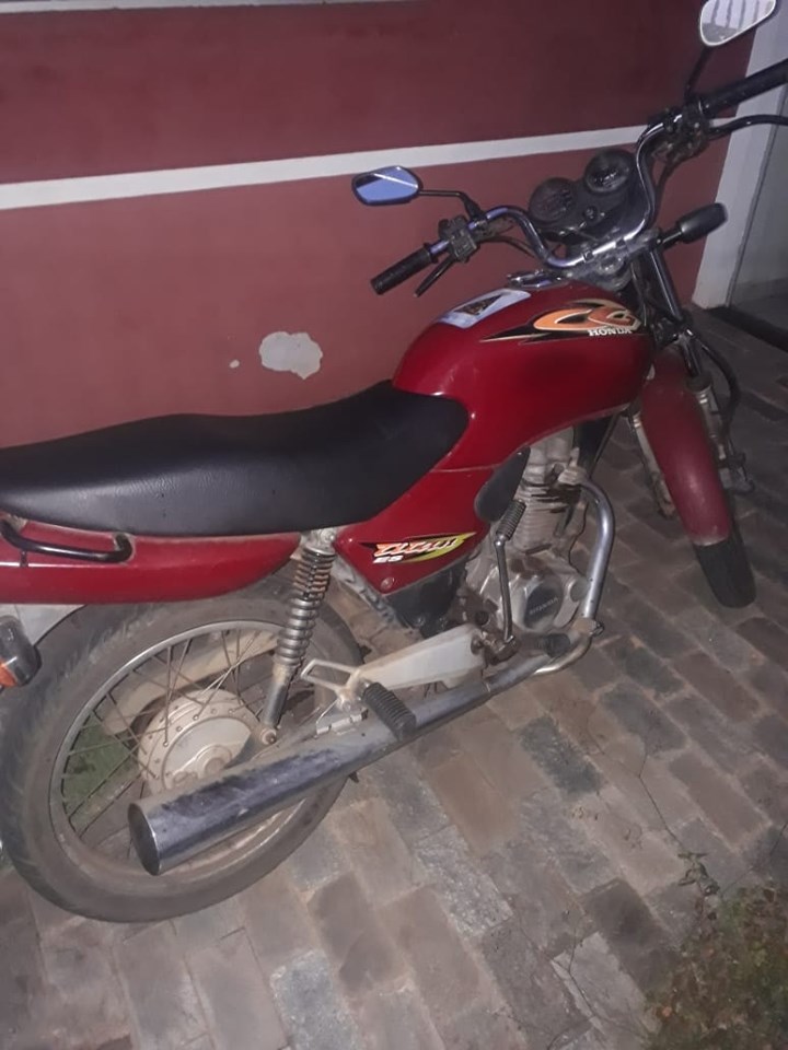 Dois indivíduos são presos por furto em flagrante de moto em Bastos