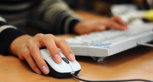 Secretaria de Saúde de Adamantina realiza cadastramento das famílias que moram na Vila Cicma