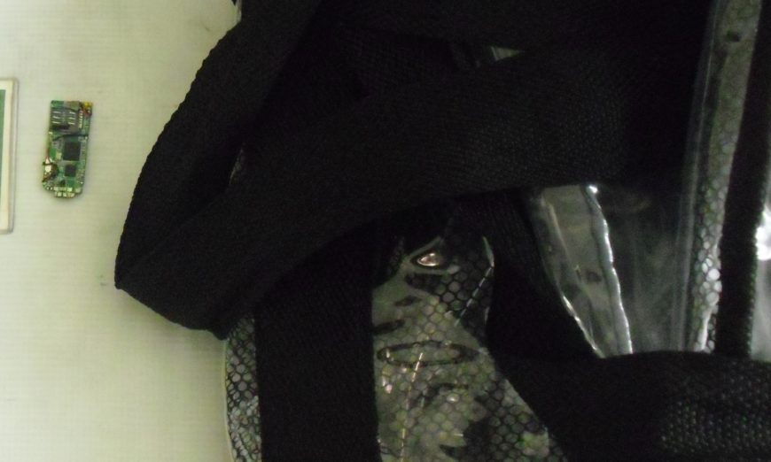 Duas mulheres são flagradas tentando entrar na penitenciária com droga e celular