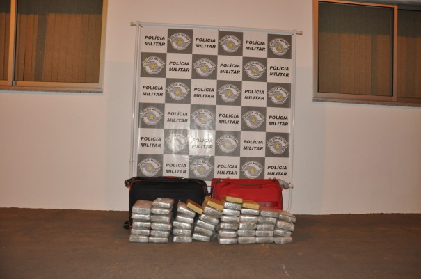 PM de Osvaldo Cruz prende peruano e boliviano por tráfico internacional de drogas