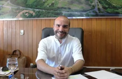 Justiça de Lucélia condena Prefeito Carlos Ananias Júnior e proprietário de empresa beneficiada com uso de terreno por improbidade