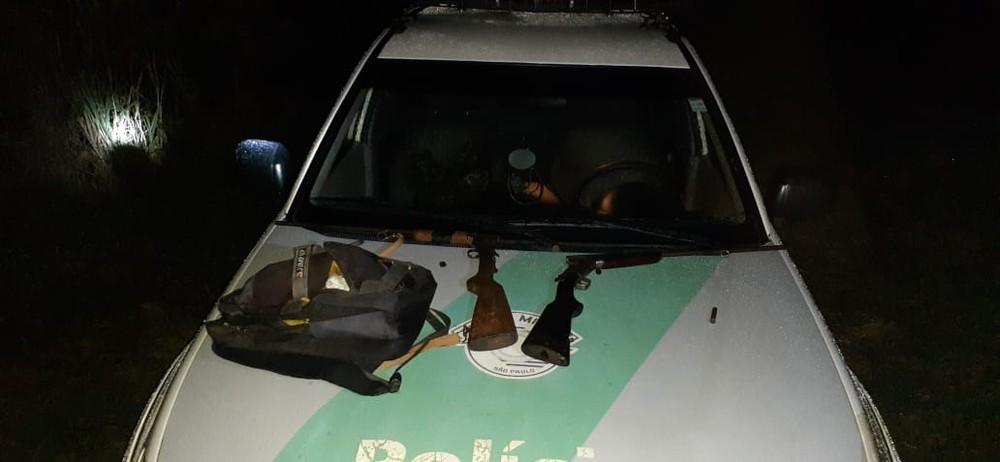Espingardas e cartuchos são apreendidos no Parque Estadual Morro do Diabo