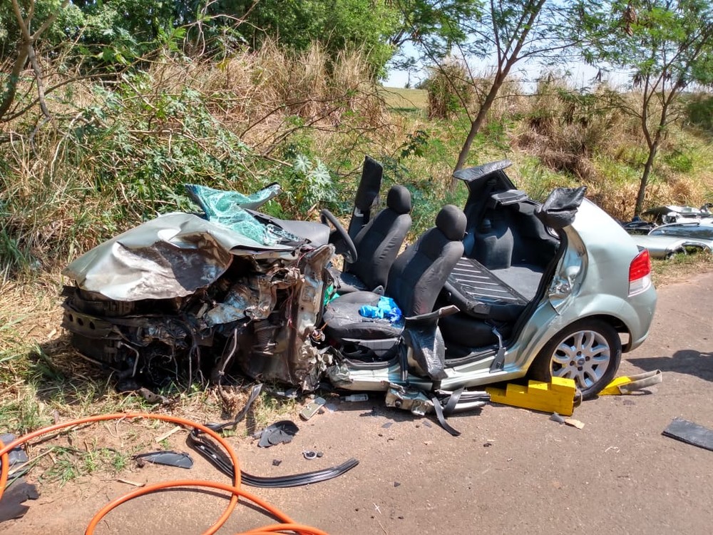 Motorista morre em acidente envolvendo carro e caminhão na Rodovia Comandante João Ribeiro de Barros