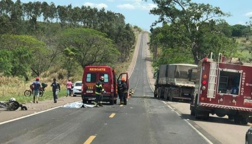 Motociclista morre em colisão frontal contra caminhão em Mirante do Paranapanema